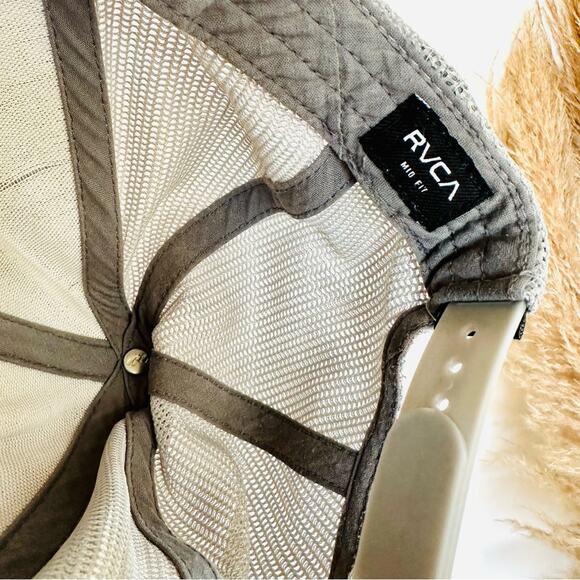 MENS RVCA Silver Grey Mesh Trucker Black Logo Snap Back Adjustable Baseball Hat - Picture 7 of 8